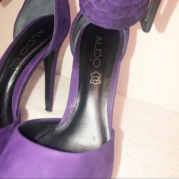 Aldo suede large buckle heel - Picture 7 of 11